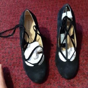 Black round toe pumps/ wedges